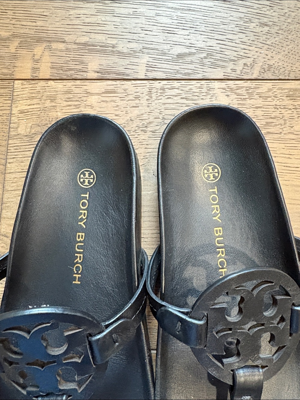 Tory Burch Miller Cloud Logo Leather Thong Sandals Black - Picture 2 of 5
